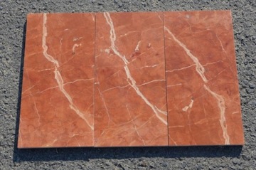 PŁYTKI Z KAMIENIA NATURALNEGO ROJO ALICANTE
