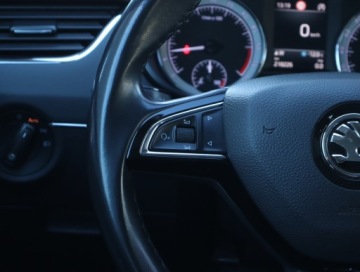 Skoda Octavia III Kombi Facelifting 1.6 TDI 115KM 2018 Skoda Octavia 1.6 TDI, Salon Polska, Navi, Klima, zdjęcie 17