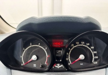 Ford Fiesta VII Hatchback 5d 1.25 Duratec 82KM 2010 Ford Fiesta 1.25 82KM MT5 Trend Salon PL 1.2 Benzyna 82KM, zdjęcie 7