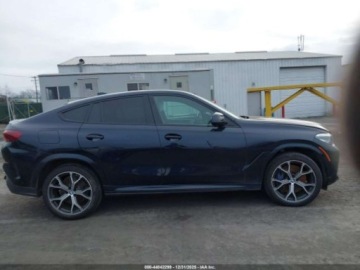 BMW X6 G06 2021 BMW X6 M50i 2021 4.4 Benzyna 523KM, zdjęcie 6