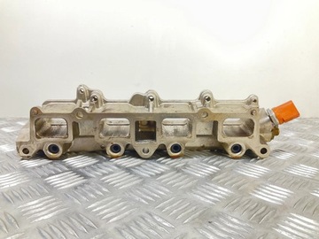 2010 Audi A1 Rozdzielacz paliwa 06J906051D