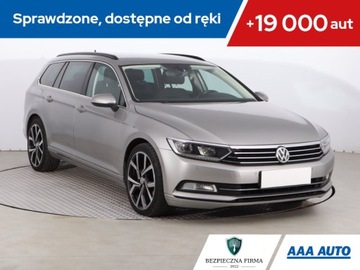 Volkswagen Passat B8 Variant 2.0 TDI 150KM 2015 VW Passat 2.0 TDI, Automat, Klima, Klimatronic