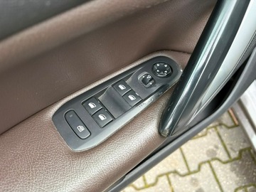 Peugeot 308 II 2014 Peugeot 308 SW 1.6 HDI 120 KM Skóry Panorama Hak, zdjęcie 13