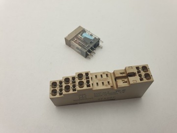 przkaźnik OMRON G2R-2-SND(S) 24VDC + P2RF-08-S