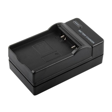 Портативное дорожное зарядное устройство для цифровой камеры.