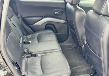 Mitsubishi Outlander II 2.4 MIVEC 170KM 2010 Mitsubishi Outlander 2.4 benzyna 170KM automat 4x4 PDC XENON SKORY cliamtr, zdjęcie 36