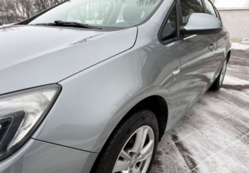 Opel Astra J GTC 1.7 CDTI ECOTEC 130KM 2013 Opel Astra Opel Astra 1.7 CDTI DPF Active 1.7 Diesel 130KM, zdjęcie 18