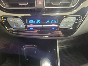 Toyota C-HR I Crossover 1.8 Hybrid 122KM 2017 Toyota C-HR 1.8 Hybrid Dynamic 1.8 Hybrid Dynamic+, zdjęcie 17