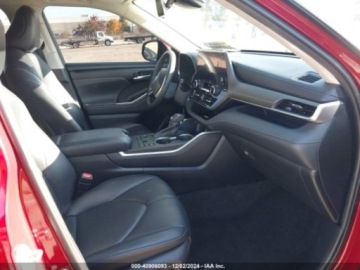 Toyota Highlander III 2023 Toyota Highlander xle, 2023r., 4x4, 2.4L 2.4 Benzyna 265KM, zdjęcie 8