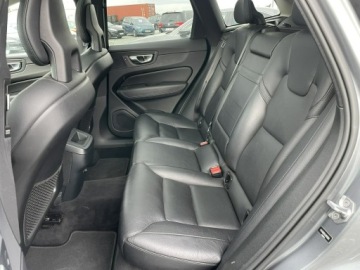 Volvo XC60 II Crossover T5 250KM 2018 Volvo XC 60 4x4 T5 Momentum 2018 kamera, zdjęcie 22