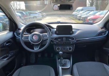 Fiat Tipo II Hatchback Facelifting 1.6 MultiJet 130KM 2022 Fiat Tipo Fiat Tipo 1.6 MultiJet 1.6 Diesel 130KM, zdjęcie 3