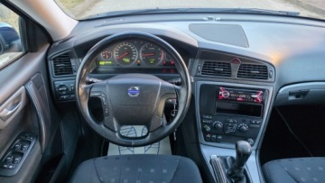 Volvo V70 II 2.4 140KM 2005 Volvo V70 2,4 BENZYNA NIEZNISZCZALNY SZWEDZKI LOS 2.4 Benzyna 140KM, zdjęcie 8
