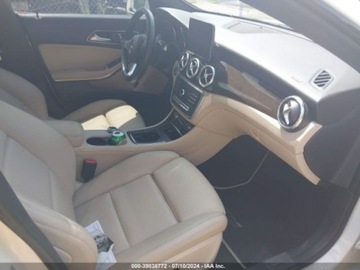 Mercedes CLA C117 2018 Mercedes-Benz CLA 2018 Mercedes-Benz CLA CLA 250 4MATIC Coupe 2.0 Benzyna, zdjęcie 4