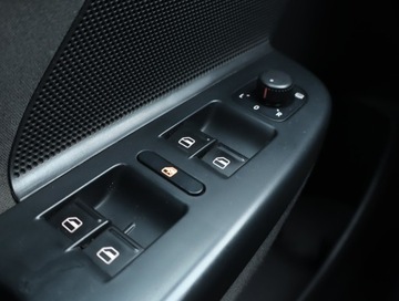 Volkswagen Golf VI Variant 1.6 TDI-CR DPF BlueMotion 105KM 2011 VW Golf 1.6 TDI, Navi, Klima, Tempomat,ALU, zdjęcie 12