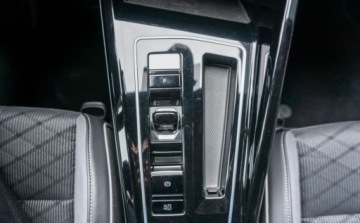 Volkswagen Golf VIII Variant 1.5 eTSI 150KM 2023 Volkswagen Golf Volkswagen Golf 1.5 eTSI MHEV R-Line DSG 1.5 Benzyna 150KM, zdjęcie 19