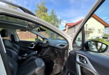 Peugeot 2008 I SUV Facelifting 1.2 PureTech 110KM 2018 Peugeot 2008 Peugeot 2008 PureTech 110 StopampStart Crossway 1.2 Benzyna, zdjęcie 25