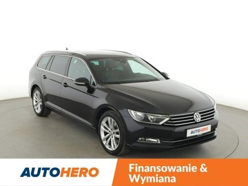 Volkswagen Passat B8 Variant 2.0 TDI BlueMotion SCR 150KM 2019 Volkswagen Passat DSG R-Line interior pack klima, zdjęcie 9