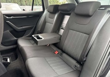 Skoda Octavia III Kombi Facelifting 2.0 TDI 184KM 2020 Skoda Octavia 4x4 2.0 TDI 184KM Style Kamera Czujniki Led Climatronic Podg, zdjęcie 12