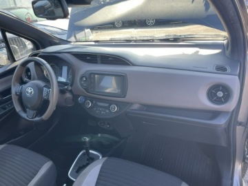 Toyota Yaris III Hatchback 5d Facelifting 2017 1.5 Hybrid 100KM 2020 Toyota Yaris Automat Hybryda Klimatronik Kamera, zdjęcie 8