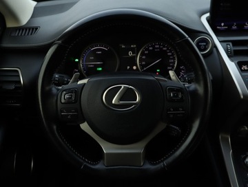 Lexus NX I SUV Facelifting 300h 197KM 2019 Lexus NX 300h, Salon Polska, Serwis ASO, 4X4, zdjęcie 18