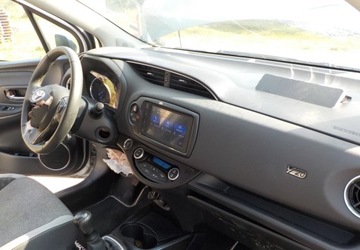 Toyota Yaris III Hatchback 5d Facelifting 2017 1.0 VVT-i 72KM 2020 Toyota Yaris y20 Okazja Benzyna 72KM, zdjęcie 15