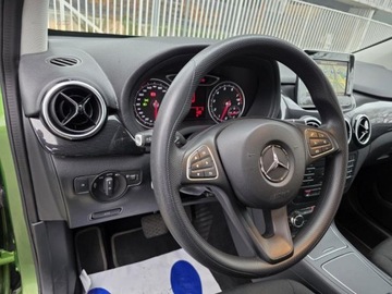 Mercedes Klasa B W246 Sports Tourer Facelifting 1.6 180 122KM 2017 MERCEDES B180, 1,6l benzyna 122KM Automat Niski przebieg: 103,232km, zdjęcie 6