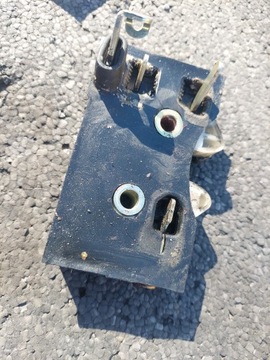 ZÁMEK DVEŘE ZADNÍ PRAVÝ AUDI 80 B3 89R