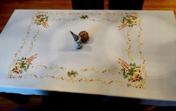 ХОРОШАЯ РОЖДЕСТВЕНСКАЯ СКАТЕРТЬ 140Х220 СМ