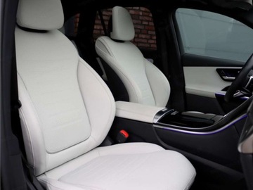 Mercedes GLC C254/X254 Coupe 2.0 220d 197KM 2025 MERCEDES-BENZ GLC 220 d 4-Matic AMG Line 2.0 (197KM) 2025, zdjęcie 4