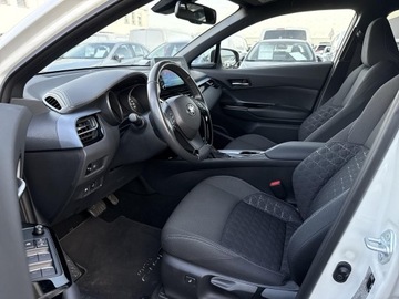 Toyota C-HR I Crossover Facelifting 1.8 Hybrid 122KM 2020 Toyota C-HR 1.8 Hybrid Style 1.8 Hybrid Style I Au, zdjęcie 14