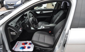 Mercedes Klasa C W204 Kombi T204 1.8 180 CGI BlueEFFICIENCY 156KM 2010 Mercedes-Benz Klasa C 180 CGI Avangarde Automat Benzyna 1.8 Benzyna 156KM, zdjęcie 12