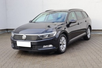 Volkswagen Passat B8 Variant 1.6 TDI 120KM 2015 VW Passat 1.6 TDI, Salon Polska, Navi, Klima, zdjęcie 1