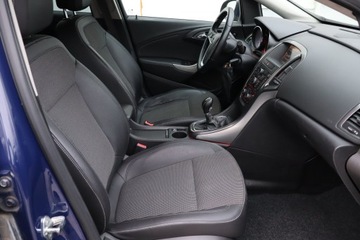 Opel Astra J Sports Tourer 1.7 CDTI ECOTEC 125KM 2011 Opel Astra 1.7 CDTI, Navi, Xenon, Klima, zdjęcie 8