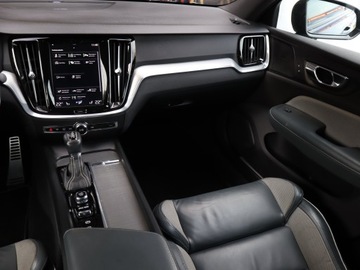 Volvo S60 III Sedan 2.0 T5 250KM 2019 Volvo S60 T5, Salon Polska, 1. Właściciel, zdjęcie 7