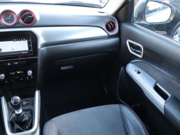 Suzuki Vitara III SUV 1.4 BOOSTERJET 140KM 2015 Suzuki Vitara 1.4 BoosterJet, 4X4, Skóra, Navi, zdjęcie 7