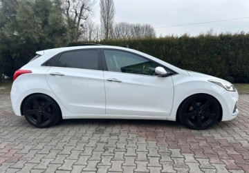 Hyundai i30 II Hatchback 5d Facelifting 1.6 GDI 186KM 2016 Hyundai i30 1,6Turbo 186KM Climatronic Kamera Led Navi Bezwypadkowy SERWIS, zdjęcie 5