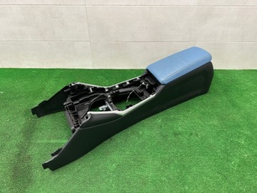 BMW M3 G80 ЦЕНТРАЛЬНАЯ ОБИВКА СИДЕНИЙ ТУННЕЛЬНЫЕ БОКОВИНЫ СИДЕНИЙ