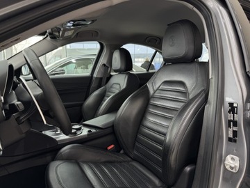 Alfa Romeo Giulia II Sedan Facelifting 2.0 Turbo 280KM 2020 Alfa Romeo Giulia Q4 Veloce / Kamera cofania / And, zdjęcie 8