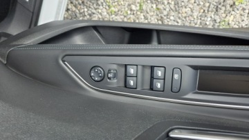 Peugeot 5008 II Crossover 1.5 BlueHDI 130KM 2018 Peugeot 5008 1.5 HDi 130KM CROSSWAY Blisy, zdjęcie 20