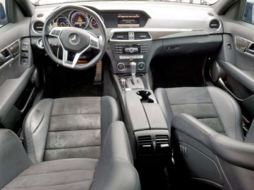 Mercedes Klasa C W205 2013 Mercedes-Benz Klasa C 63 AMG 2013 6.2l 6.2 Benzyna 451KM, zdjęcie 8