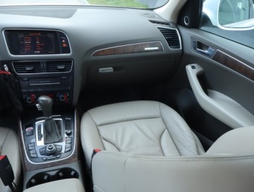 Audi Q5 I SUV 3.2 FSI 270KM 2010 Audi Q5 3.2 FSI, 4X4, Automat, Skóra, Navi, zdjęcie 7