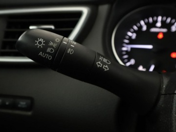 Nissan Qashqai II Crossover Facelifting 1.3DIG-T 140KM 2019 Nissan Qashqai navi klima auto grzane fotele, zdjęcie 31