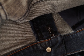ESCADA stylowe spodnie jeansy 42