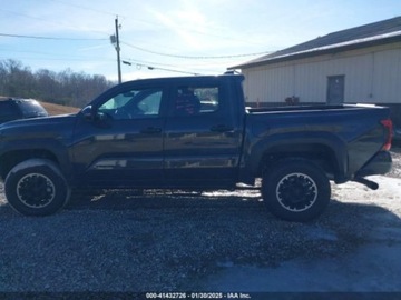 Toyota Tacoma II 2024 Toyota Tacoma 2024r., TRD OFF ROAD, od ubezpieczalni 2.4 Benzyna 278KM, zdjęcie 3