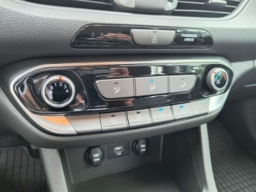 Hyundai i30 III Wagon Facelifting 1.5 DPI 110KM 2022 Hyundai i30 SalonPL serwis 1.5DPI 110KM bezwypadkowy LED dzienny bluetooth, zdjęcie 22