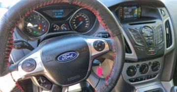 Ford Focus III Kombi 1.0 EcoBoost 125KM 2013 Ford Focus Ford Focus Benzyna 125KM, zdjęcie 13