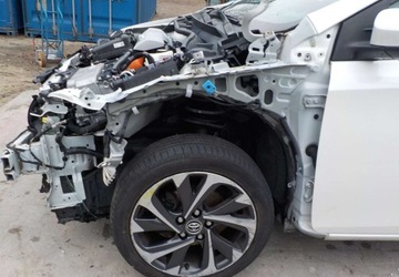 Toyota Auris II 2018 Toyota Auris Okazja 1.8 Hybryda 100KM, zdjęcie 9