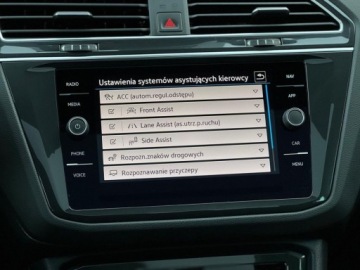 Volkswagen Tiguan II SUV Plug-in 1.4 TSI e-HYBRID 245KM 2022 Volkswagen Tiguan Tiguan 1.4 TSI Plug In DSG Highline LED Matrix Hak AsoFV, zdjęcie 30