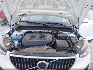 Volvo XC40 2023 Volvo XC 40 B5 Plus Bright Theme 2023 2.0l 2.0 Benzyna 247KM, zdjęcie 8