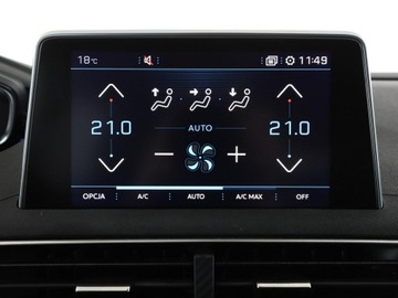Peugeot 3008 II Crossover 1.2 PureTech 130KM 2018 Peugeot 3008 virtual cocpit navi półskóra, zdjęcie 24